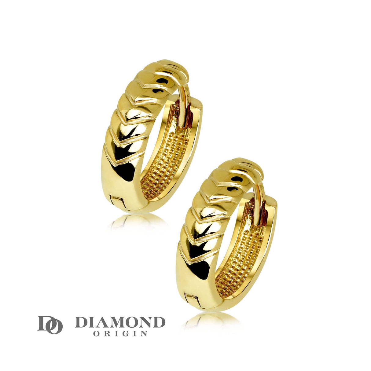 14K Solid Gold Chevron Twisted Hinge Hoops. Designed to impress and last, these earrings meld the timeless allure of gold with a distinctive chevron twisted design, creating a captivating interplay of light and texture.