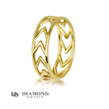 Carrying the distinctive mark of Diamond Origin, this ring is a testament to the brand's dedication to ethical sourcing, meticulous craftsmanship, and innovative design. From the precise angles of the Chevron pattern to the high-quality gold, every detail reflects the brand's commitment to excellence.